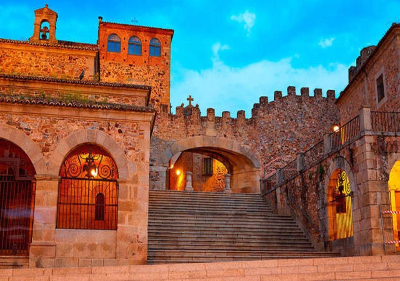 Apartamento Turistico Muralla De Касерес Экстерьер фото