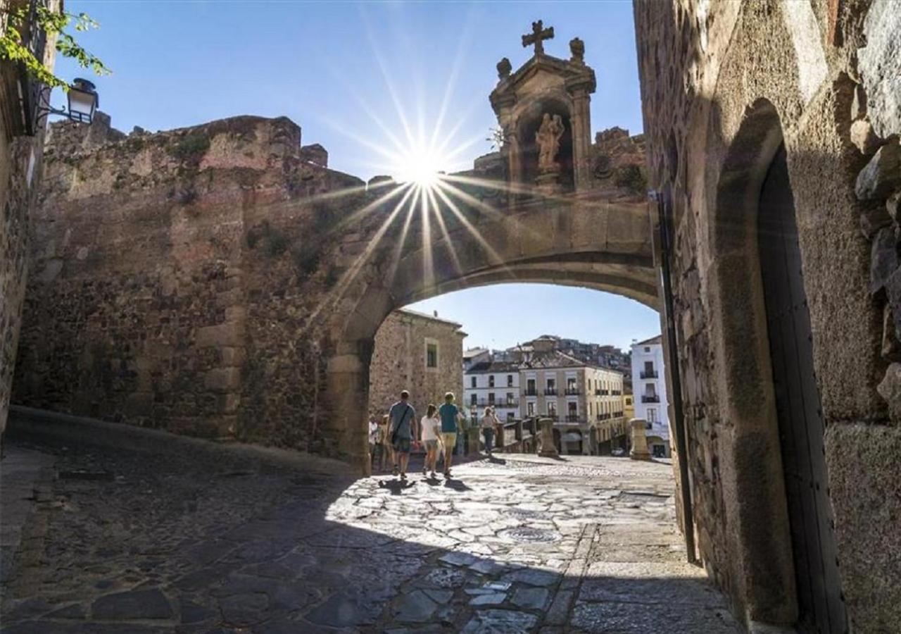 Apartamento Turistico Muralla De Касерес Экстерьер фото